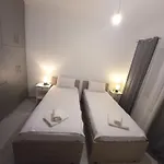 ολόκληρο στην شقة *